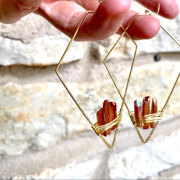 FP Mint Geode Threader Earrings in pink Quartz - Picture 5 of 7